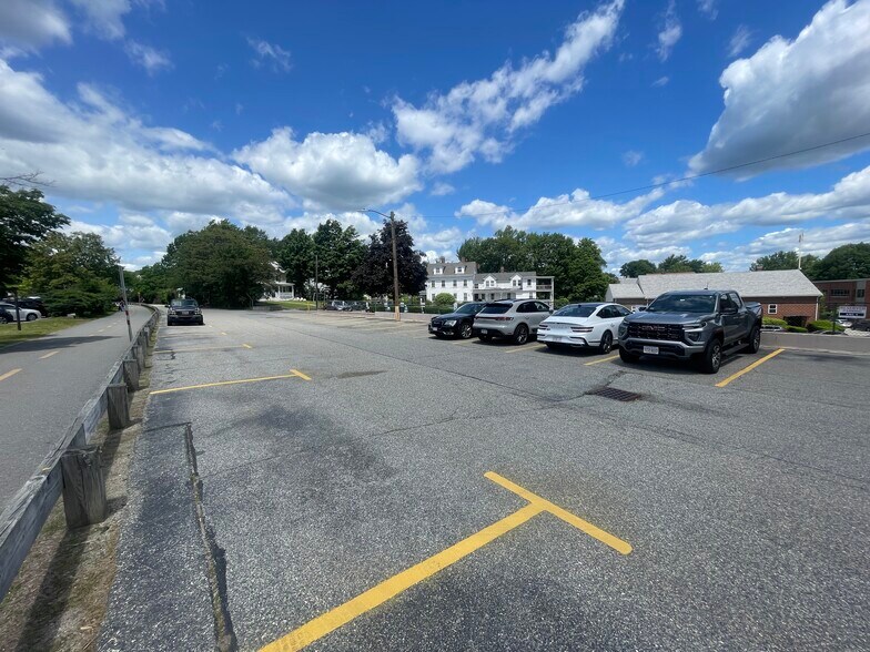 More Photos Of 635 Massachusetts Ave, Arlington Storefront Retail Office For Lease