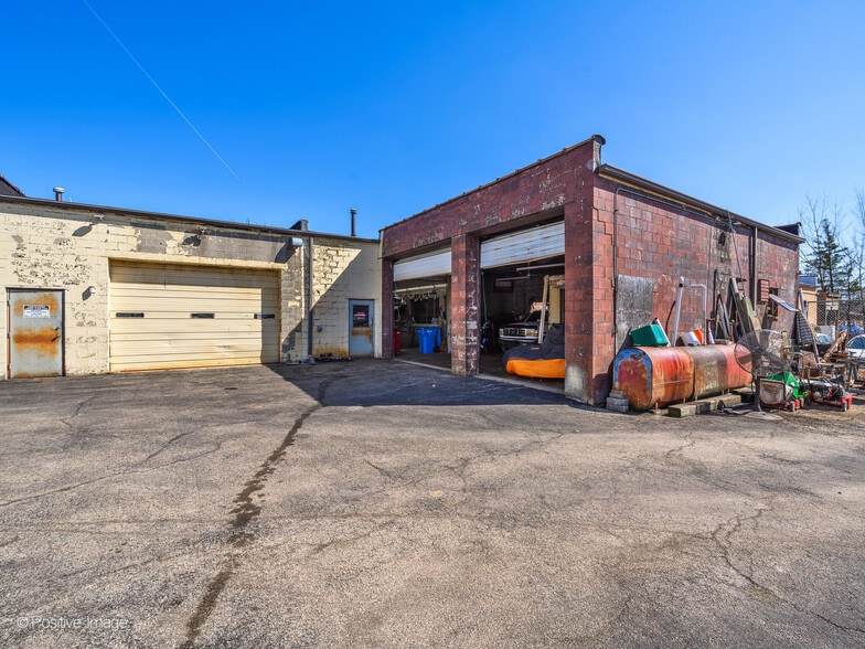 More Photos Of 2648-2666 Waukegan Ave, Highland Park Storefront Retail Residential For Sale