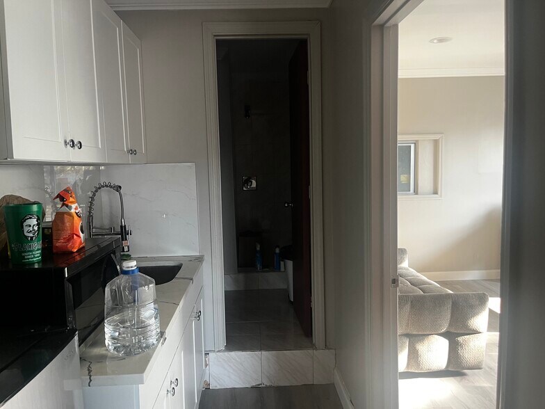 More Photos Of 1500 E Commercial Blvd, Fort Lauderdale Freestanding For Sale