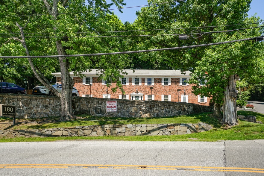 More Photos Of 160 N State Rd, Briarcliff Manor Village Medical For Lease