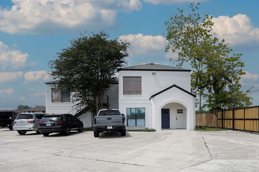 Primary Photo Of 20713 Aldine Westfield Rd, Houston Office Residential For Sale