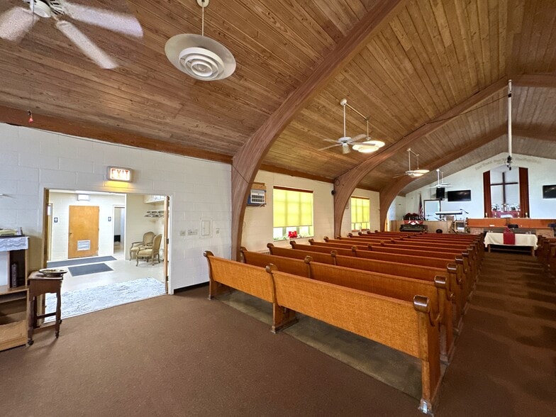 More Photos Of 1496 Swinger Dr, Dayton Religious Facility For Sale