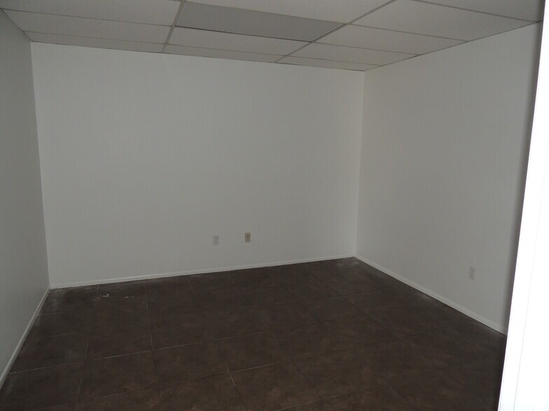 More Photos Of 2311 Whitfield Industrial Way, Sarasota Warehouse For Sale