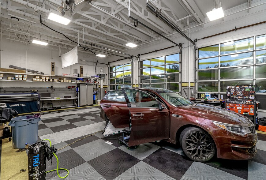 More Photos Of 6747 State Hwy 303 NE, Bremerton Auto Repair For Sale