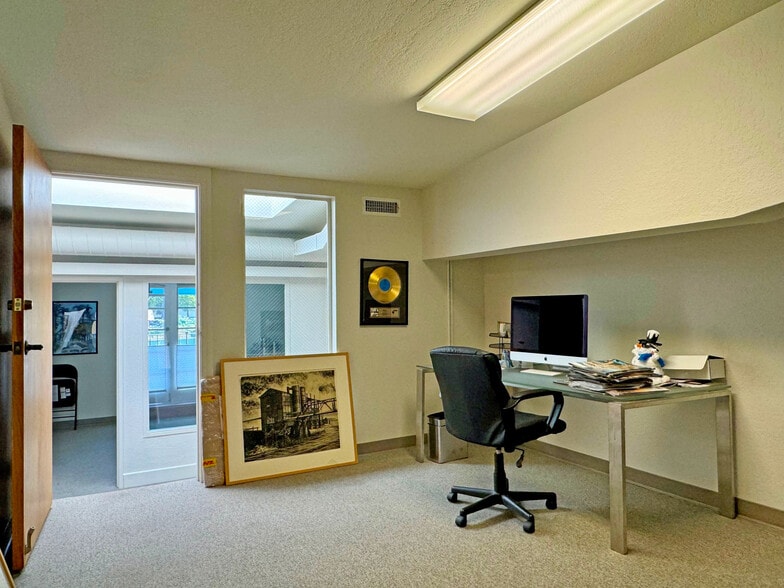 More Photos Of 104 W Anapamu St, Santa Barbara Office For Lease