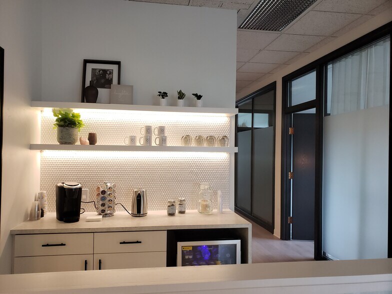 More Photos Of 444 Reid St, De Pere Office For Lease