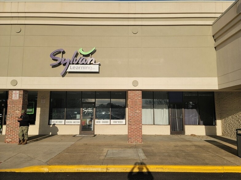 More Photos Of 701 N Battlefield Blvd, Chesapeake Unknown For Lease