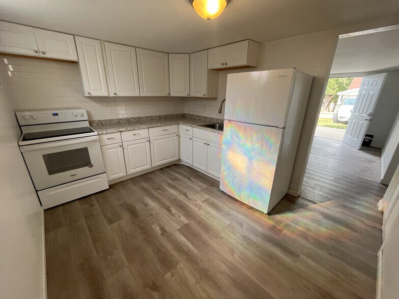 More Photos Of 408 S Mulberry St, Warrensburg Apartments For Sale