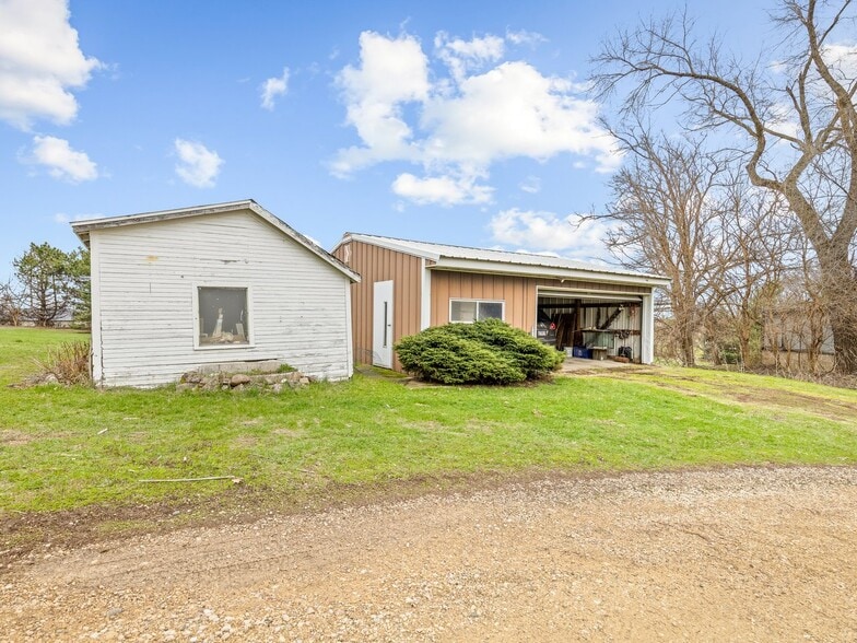 More Photos Of 2280 S Rock City Rd, Ridott Multifamily For Sale