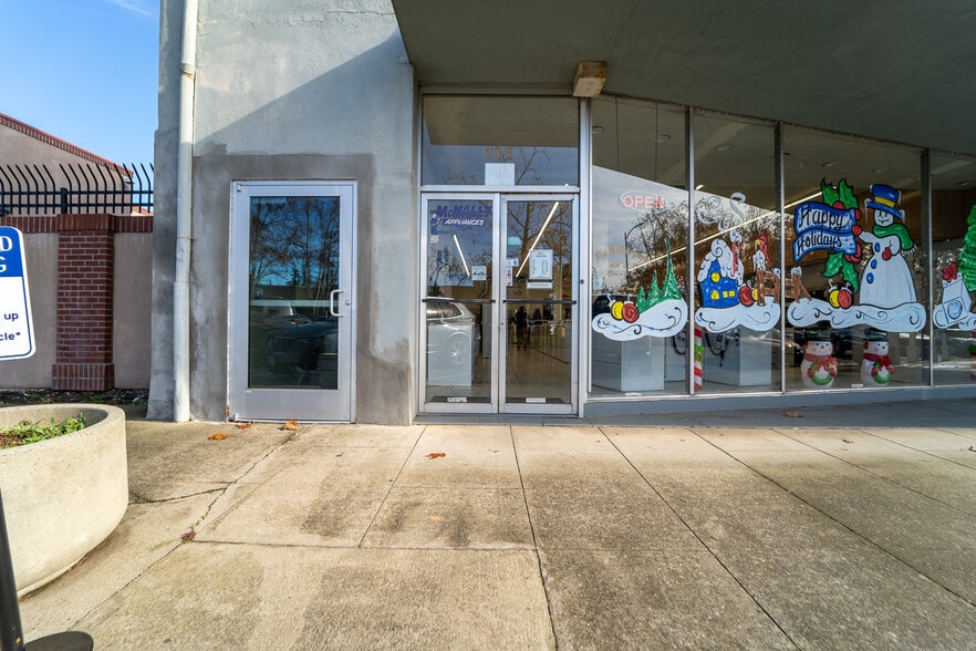 More Photos Of 119 D St, Marysville Storefront Retail Office For Sale