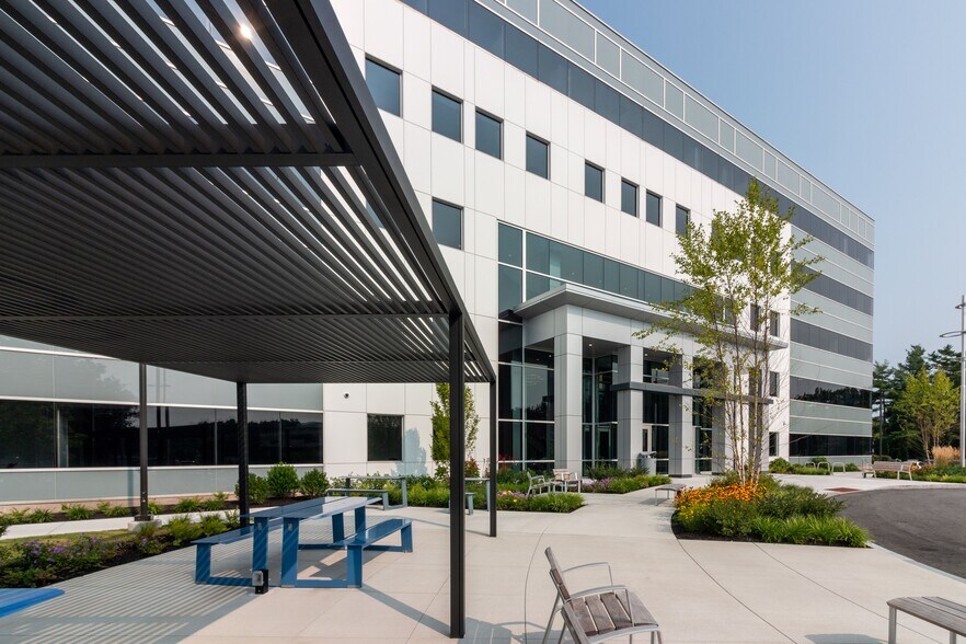 More Photos Of 111 Speen St, Framingham Office For Lease