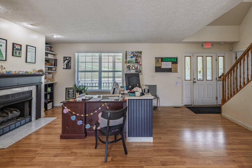 More Photos Of 396 New Leicester Hwy, Asheville Office For Sale