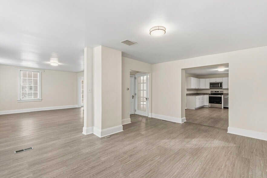 More Photos Of 1100 Calvary Rd, Churchville Flex For Sale