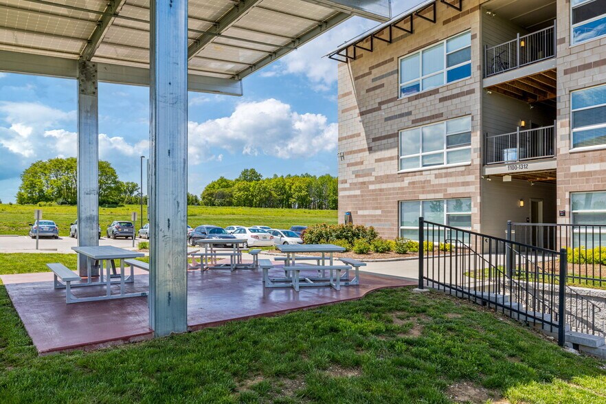 More Photos Of 1100 Campus Lake Dr, Cottleville Apartments For Sale