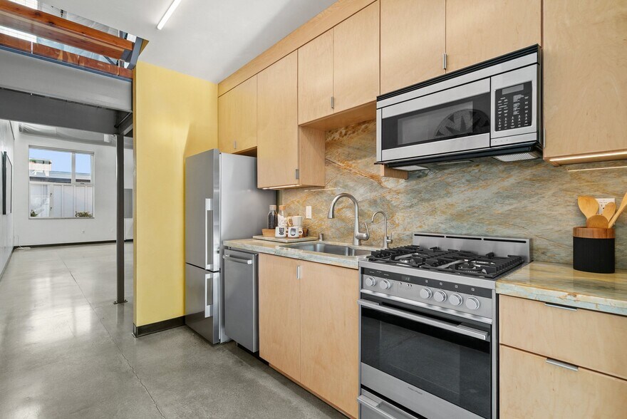 More Photos Of 108 High Rd, Santa Cruz Flex For Sale