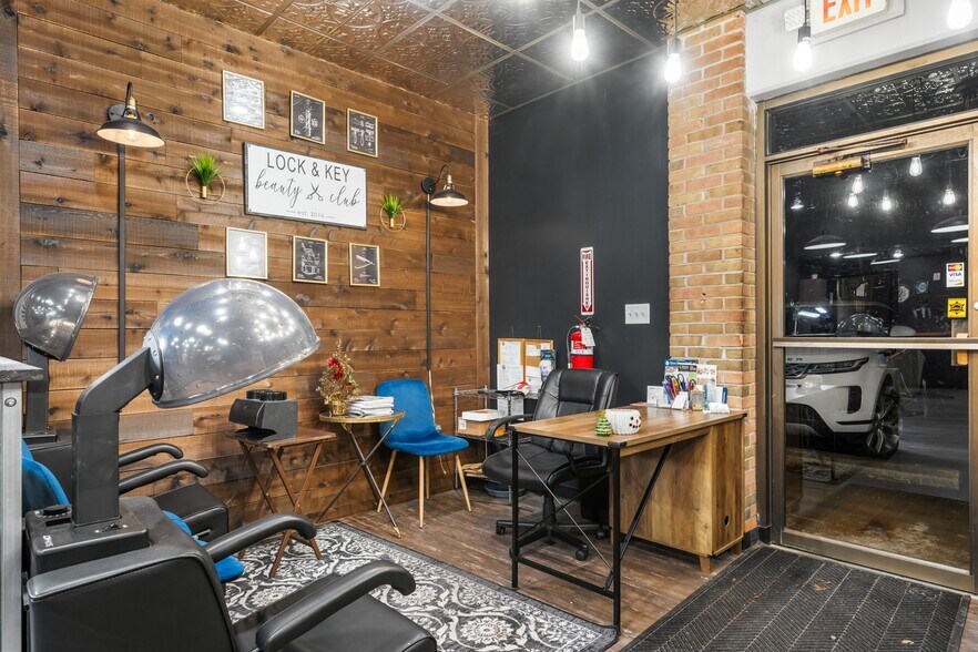 More Photos Of 874 E Aurora Rd, Macedonia Freestanding For Sale