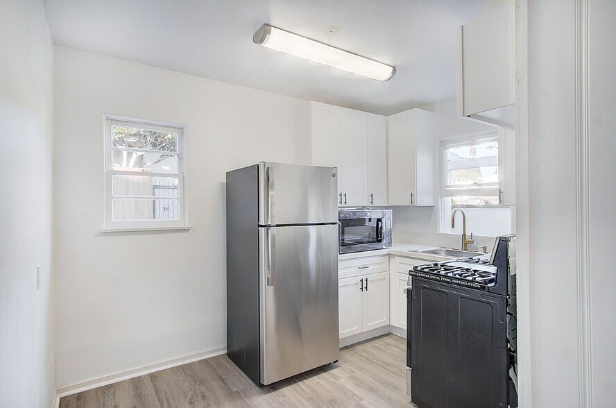 More Photos Of 1147 24th St, Santa Monica Apartments For Sale