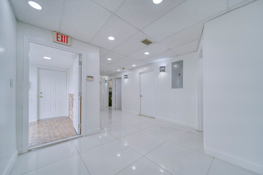 More Photos Of 1225 NE 162nd St, North Miami Beach Medical For Lease