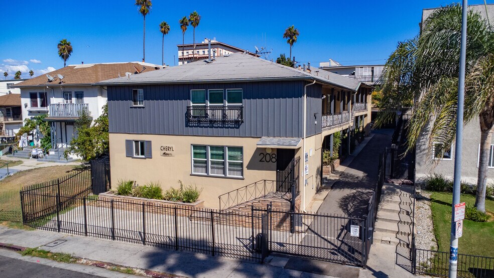 More Photos Of , Los Angeles Multifamily For Sale