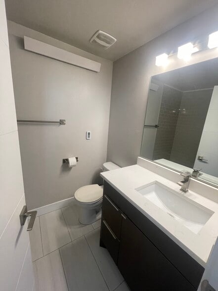 More Photos Of 280 E Washington Ave, Hayden Apartments For Sale