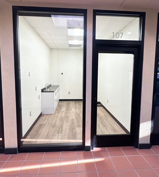 More Photos Of 241 N Maclay Ave, San Fernando Storefront For Lease