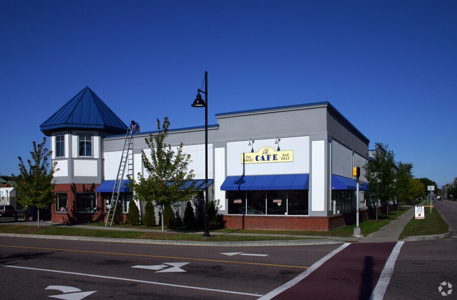 More Photos Of 1127 North Ave, Burlington General Retail For Lease