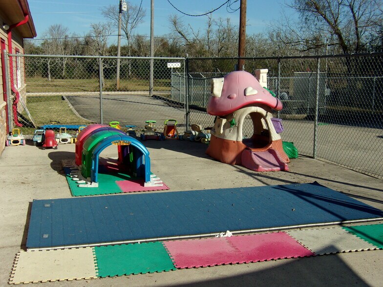 More Photos Of 3705 Columbia Memorial Pky, League City Daycare Center For Sale