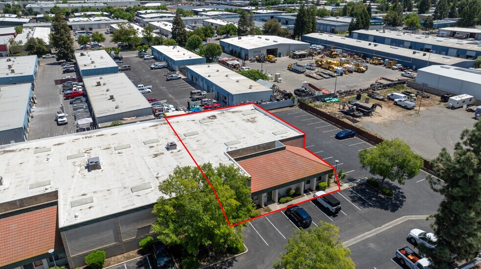 More Photos Of 5748 E Shields Ave, Fresno Warehouse For Lease