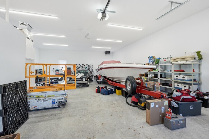 More Photos Of 6580 Lake Rd, Windsor Warehouse For Sale