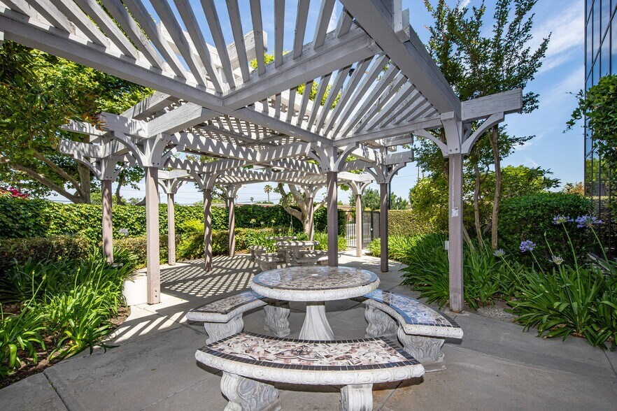 More Photos Of 2450 Tapo St, Simi Valley Medical For Sale