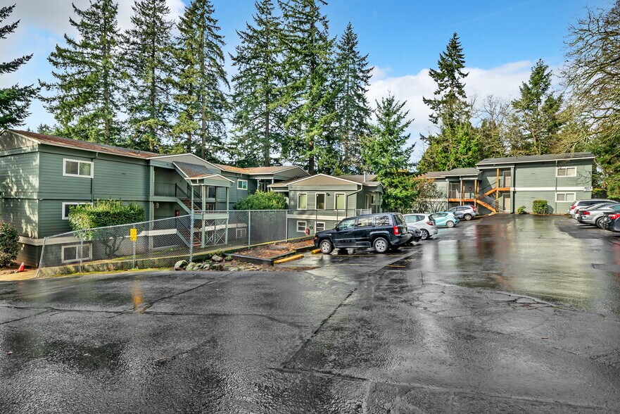 More Photos Of 4082 Commercial St SE, Salem Apartments For Sale