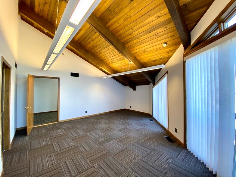 More Photos Of 5130 Hickory Point Frontage Rd, Decatur Loft Creative Space For Lease