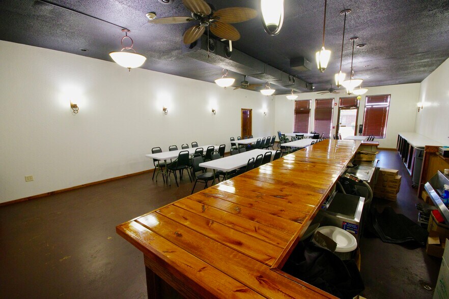 4412 Manchester Dr, Rockford, IL 61109 Restaurant For Sale