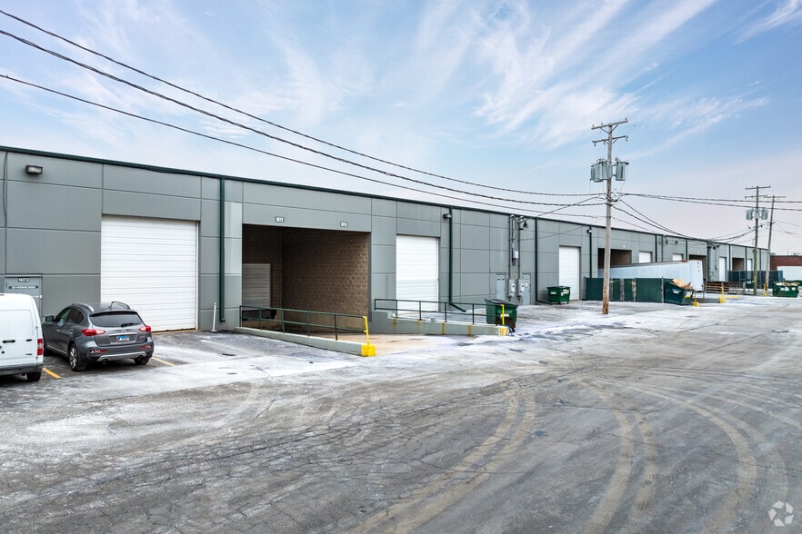 More Photos Of 1060 N Garfield St, Lombard Distribution For Lease