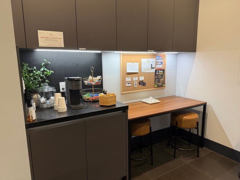 More Photos Of 19790 W Dixie Hwy, Aventura Office For Lease