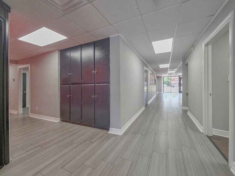 More Photos Of 6001 Nw Expressway, Oklahoma City Office For Sale