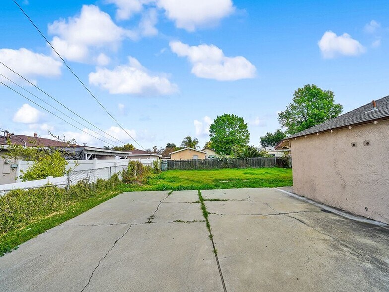 More Photos Of 607 E Central Ave, Santa Ana Land For Lease