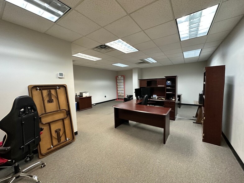 More Photos Of 1385 Weber Industrial Dr, Cumming Distribution For Lease