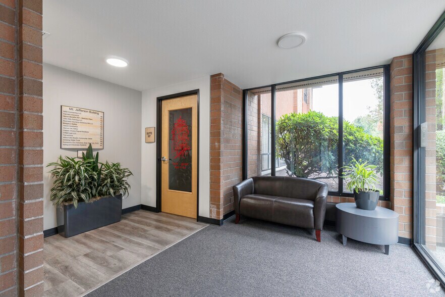 More Photos Of 8755 SW Citizens Dr, Wilsonville Office For Lease