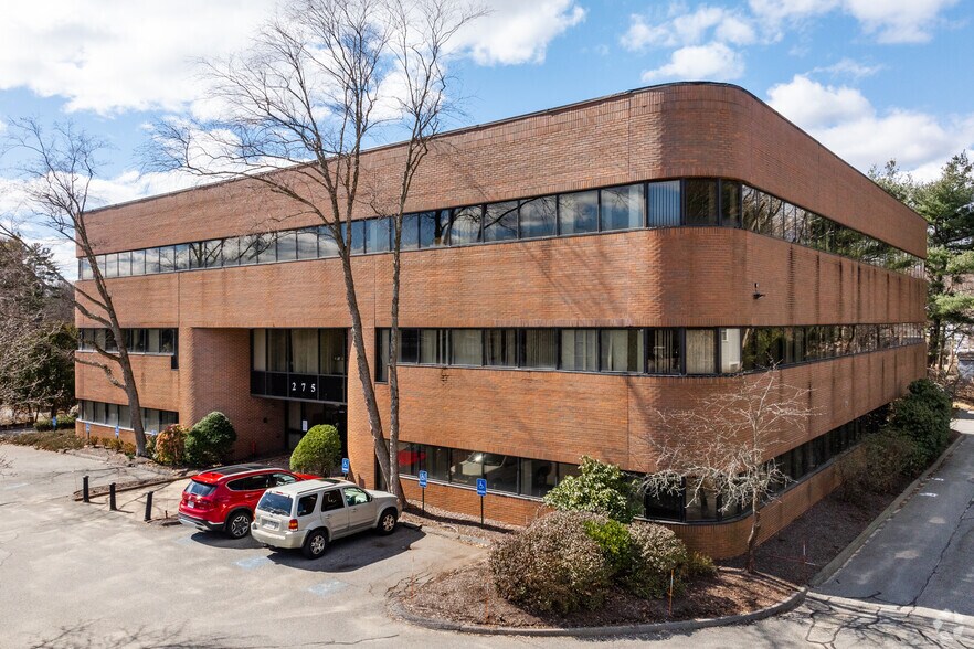 More Photos Of 275 Turnpike St, Canton Office For Lease