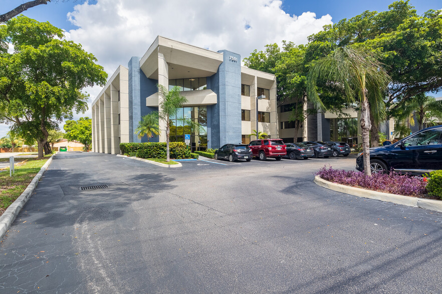 Primary Photo Of 7501 W Oakland Park Blvd, Lauderhill Office For Lease