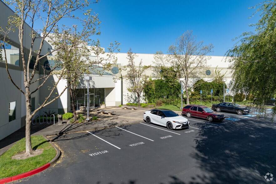 More Photos Of 1450 Technology Ln, Petaluma Warehouse For Lease