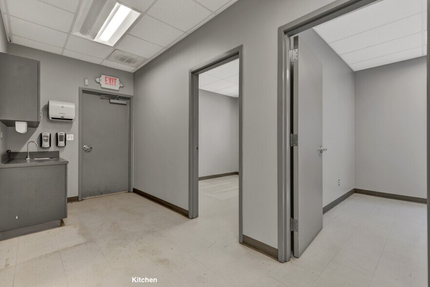 More Photos Of 6226 Fairdale Dr, San Antonio Warehouse For Lease