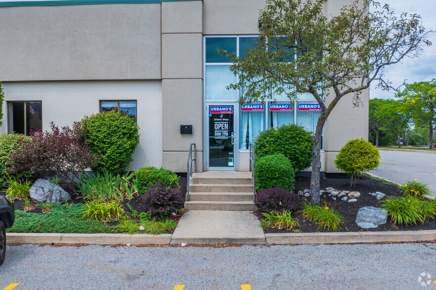 More Photos Of 150 New Boston St, Woburn Research And Development For Lease
