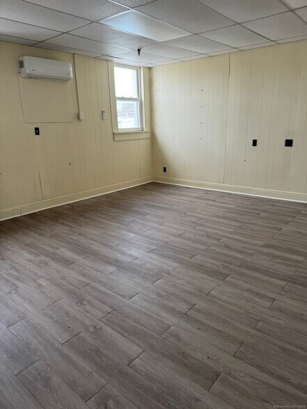 More Photos Of 46 Apel Pl, Manchester Warehouse For Sale