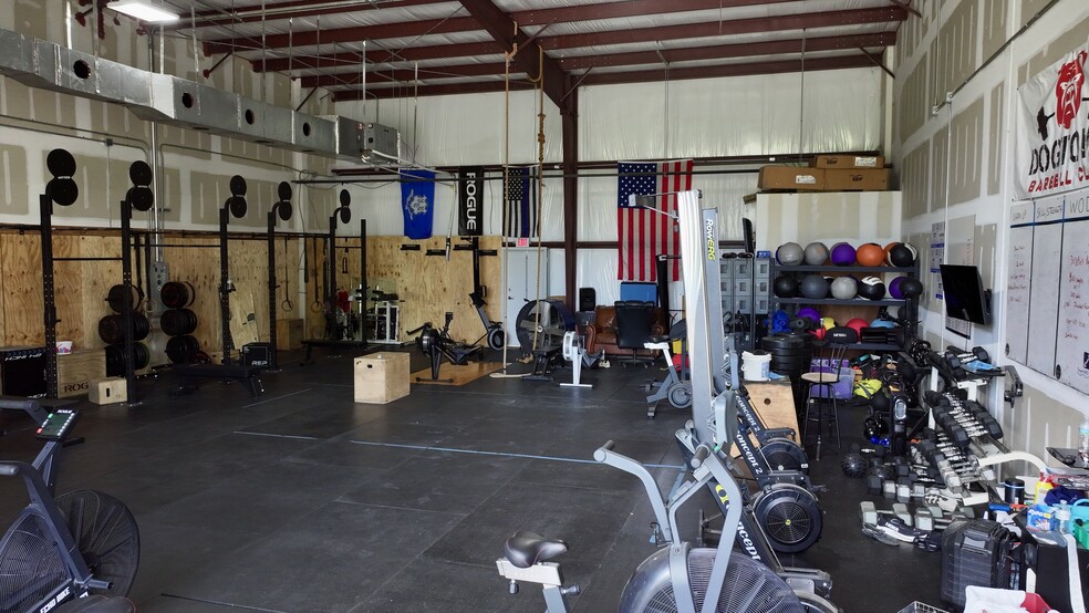 More Photos Of 1112 W 9th St, North Little Rock Warehouse For Sale