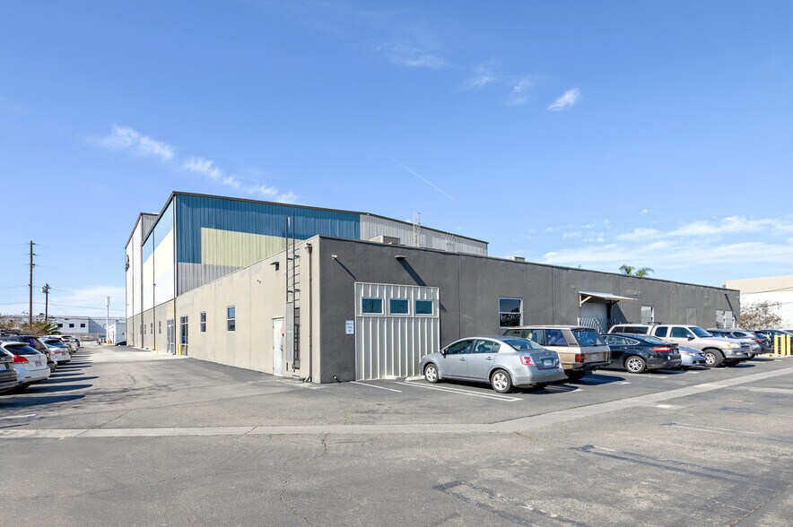 More Photos Of 11220 Hindry Ave, Los Angeles Warehouse For Sale