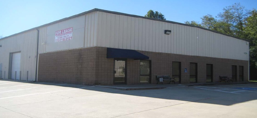 More Photos Of 2136 Hilton Dr, Gainesville Distribution For Lease