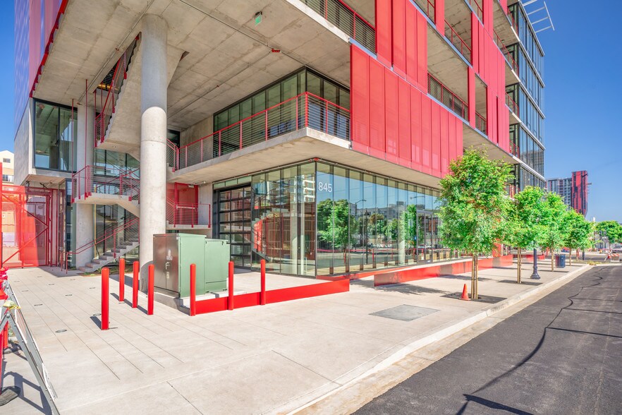 More Photos Of 845 15th St, San Diego Office For Lease