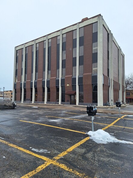 More Photos Of 310 W Walnut St, Green Bay Office For Sale